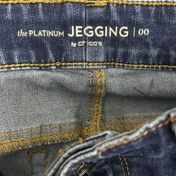 Chico's The Platinum Jegging Size 28 Classic Staple , Minimalist, Everyday wear - Picture 3 of 6